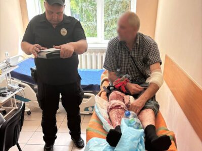 «Вийшов у двір — і прилетів дрон»: на Чернігівщині росіяни атакували цивільного на його ж подвір’ї  