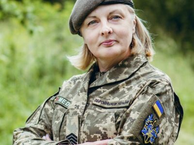 «Ми обоє тут, бо хтось мусить»: проста філософія подружжя, яке разом стало на захист країни  