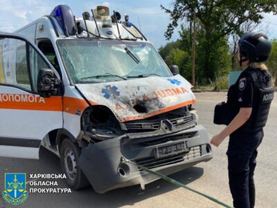 На Харківщині окупанти вдарили по кареті швидкої, постраждали троє людей  