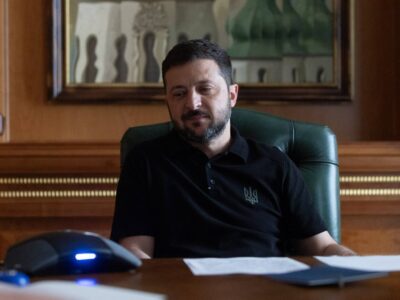 Нові ракети для ППО та фінансування дронів: Президенти України та Франції обговорили посилення оборони  