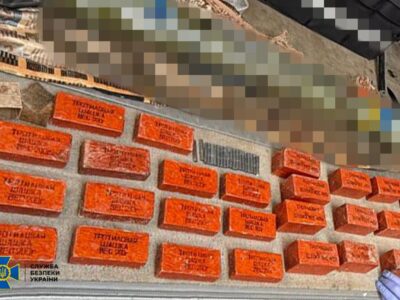 Десятки гранат та кілограми вибухівки: викрито ділків, що намагались налагодити збут трофейної зброї  