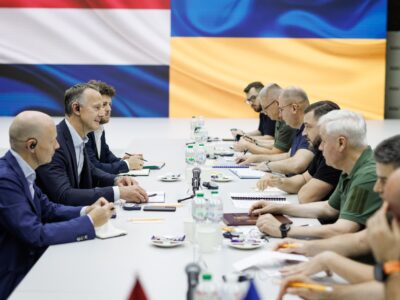 Україна та Нідерланди обговорили розвиток авіації, інвестиції у виробництво дронів та посилення ППО  