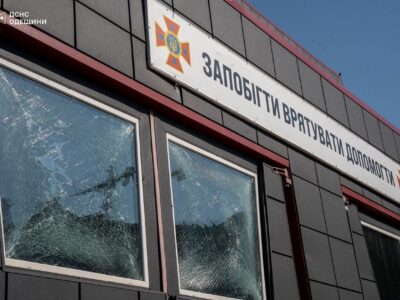 В Одесі ворог пошкодив пожежну частину  