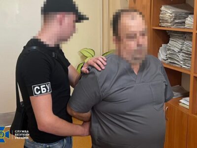 Списували за гроші: троє робітників РТЦК «допомогли» 37 ухилянтам   
