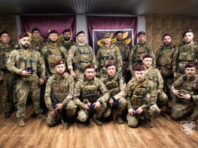«Гідна відсіч і зруйновані плани ворога» — Олександр Сирський відзначив воїнів-десантників  