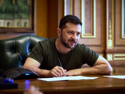 Президент присвоїв нові звання начальнику Генштабу Гнатову та ще кільком посадовцям ЗСУ  