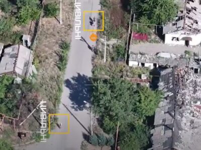 Декого несли на руках — «Скеля» врятувала цивільних, які застрягли у підвалі серед руїн Покровська  