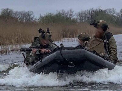 «Човни без моторів, троси і лебідки»: Сили оборони про дивні спроби росіян форсувати Оскіл  