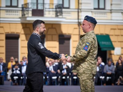 Сім бригад отримали почесну відзнаку «За мужність та відвагу»  