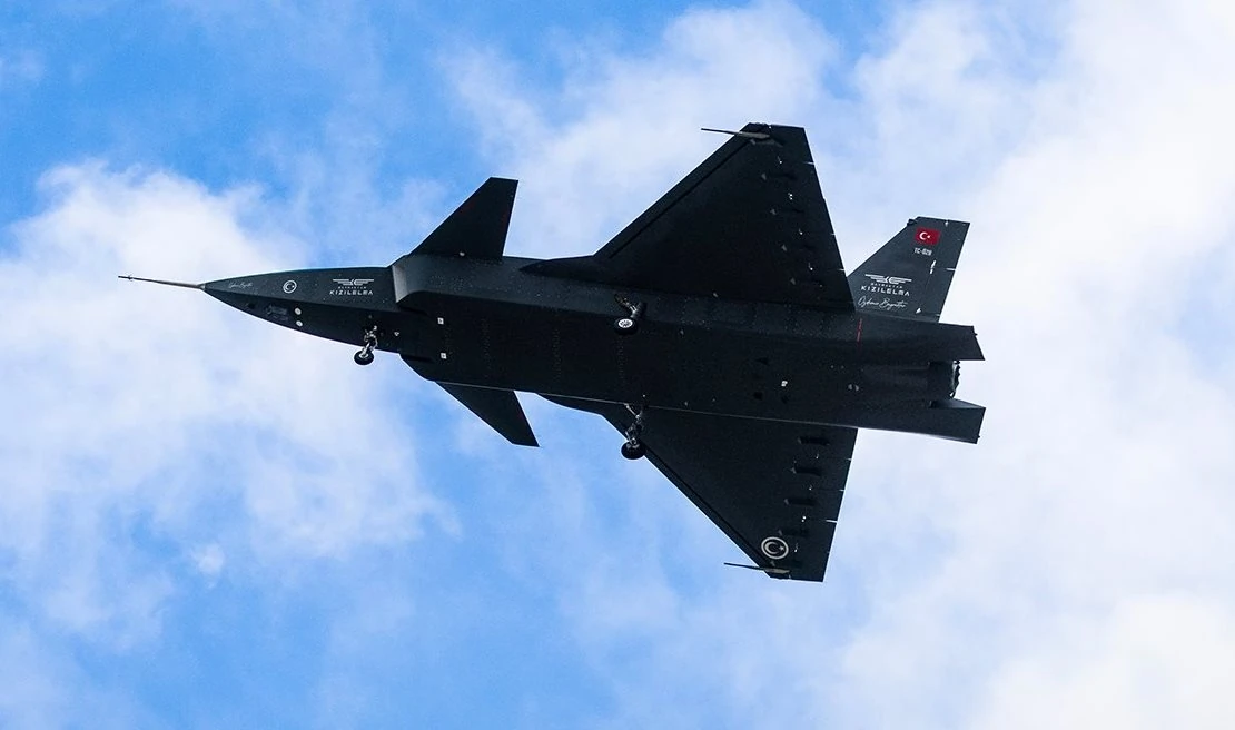 Бойовий БПЛА «Кизилельма» в польоті. Фото: Bayraktar