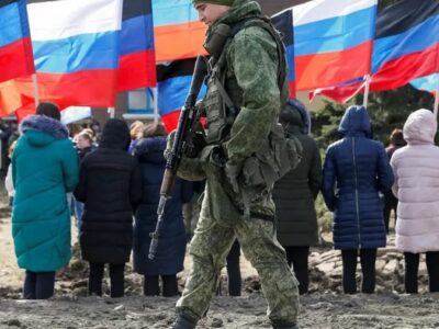Життя «по-російськи»: заявку на сантехніка пишуть у Луганськ, оголошення шукають по рації  