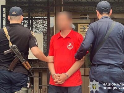 У Дніпрі суд призначив покарання чоловіку, що пограбував будинок військового, поки той був на фронті  