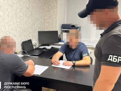 Виплатив 2 мільйони «бойових» ні за що: на Донеччині викрито корупційну схему  