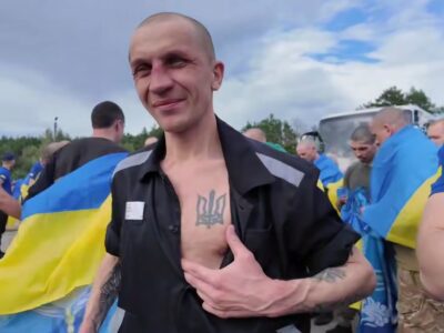 Денис Шмигаль поділився зворушливими кадрами з українцями, визволеними з ворожого полону  