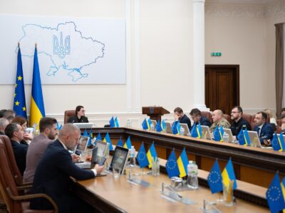 Уряд дозволив виїзд з України чоловікам 18-22 років  