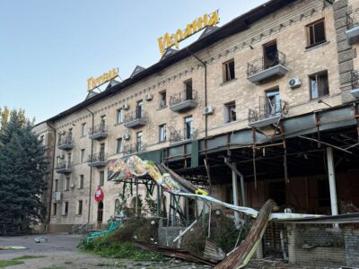 Російські війська били по Слов’янську: постраждали 35 багатоповерхівок  