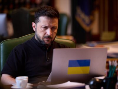 «Відповідь у Конституції»: Володимир Зеленський заявив, що Україна не відмовиться від своїх територій  
