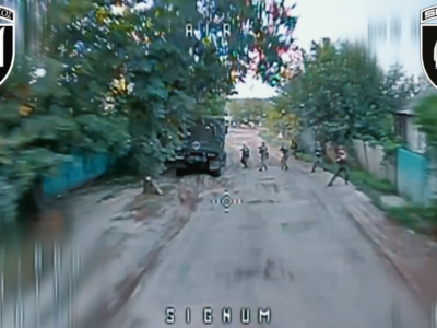 Працювали в шість стволів: дрон батальйону «Signum» уразив техніку окупантів під шквалом вогню  
