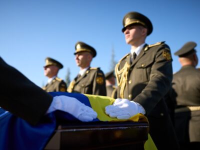 Міноборони оновило порядок виплати грошової допомоги родинам загиблих військових  
