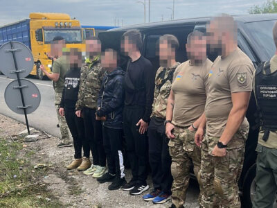 Повістки замість втечі — поліцейський перевозив ухилянтів під виглядом «спецпризначенців»  