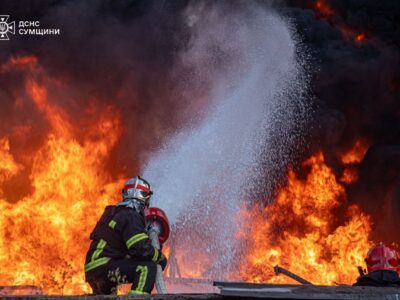 Окупанти вдарили по критичній та промисловій інфраструктурі Сумщини, виникли пожежі  