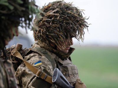 За добу на фронті зафіксовано 77 боєзіткнень, 31 з них — на Покровському напрямку  