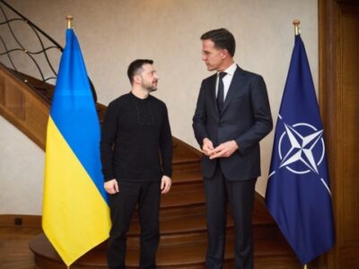Гарантії безпеки та зміцнення ППО: Володимир Зеленський провів розмову з генсеком НАТО  