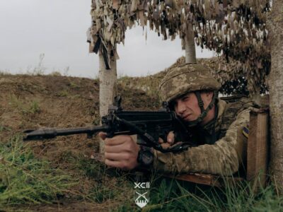 «В радіоперехопленнях були тільки паніка і хаос» — на Новопавлівському напрямку 12 штурмовиків відбили село  