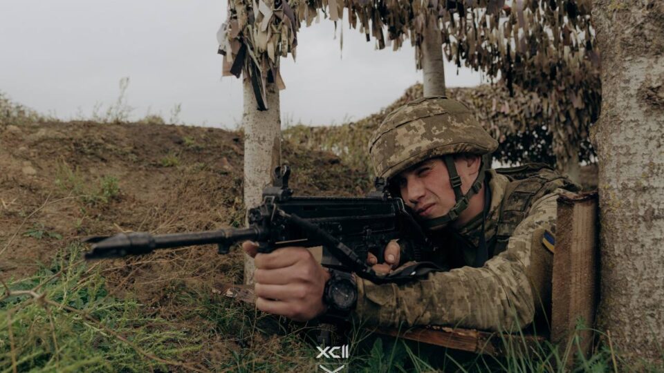 «В радіоперехопленнях були тільки паніка і хаос» — на Новопавлівському напрямку 12 штурмовиків відбили село  