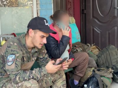 Два врятовані життя: Січеславські десантники евакуювали з Покровська жінку на 9 місяці вагітності  
