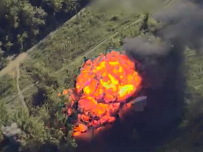 Видовищна детонація — артилеристи ЗСУ нищать ворожу логістику, позбавляючи окупантів БК  