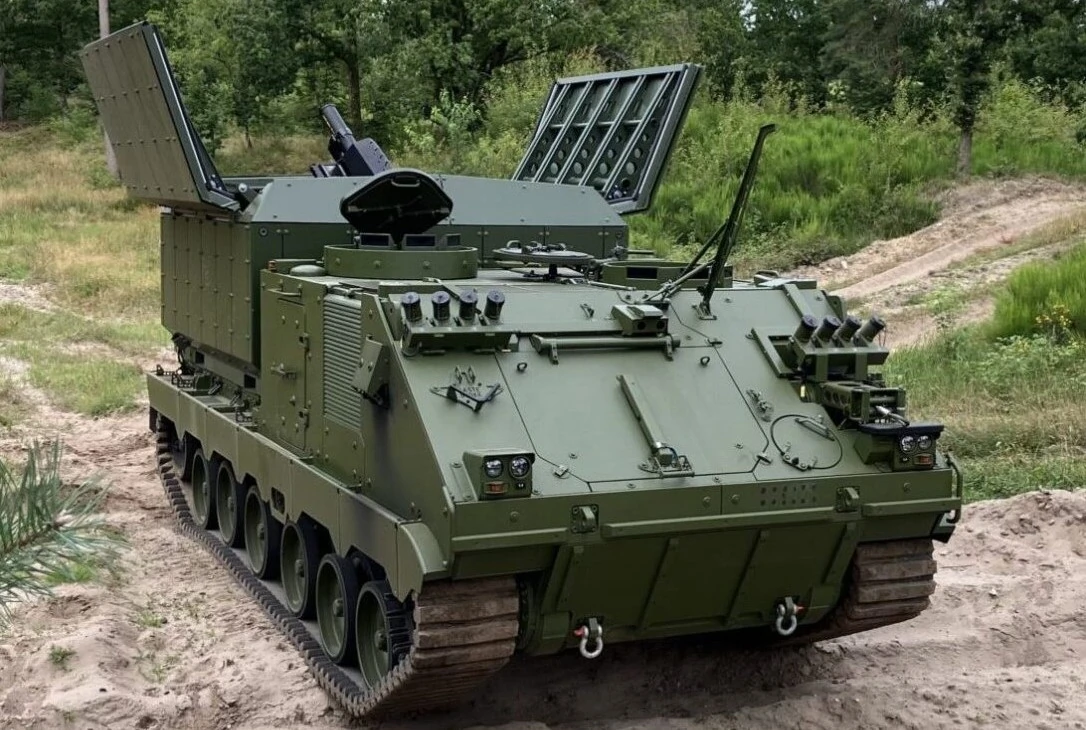 Самохідний міномет MWS120 Ragnarok на базі гусеничного бронетранспортера PMMC G5. Фото: FFG