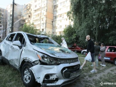 Наслідки ворожого удару по Святошинському району Києва — фоторепортаж АрміяInform  