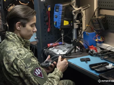 «Народжені робити смерть ворогам». Як працюють важкі бомбери «Фахівців» з 82 ОДШБр  