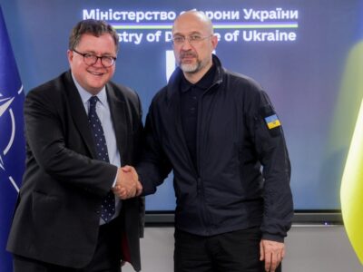 «Важлива зустріч» — Денис Шмигаль обговорив з представником НАТО пріоритетні потреби Сил оборони  