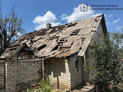 Одна людина загинула, 15 дістали поранень внаслідок ворожих обстрілів на Запоріжжі  