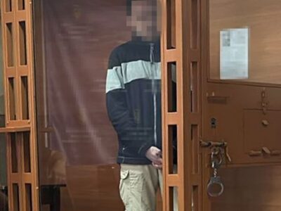 Виходив на вулицю під час тривог, щоб «полювати» на ППО: у Києві засудили коригувальника  