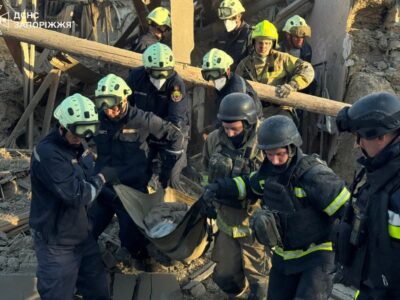 Пошкоджено 25 будинків, є загиблі — Президент розповів про наслідки ворожого удару по Запоріжжю  