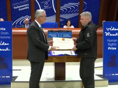 На сесії ПАРЄ вручили премію імені Вацлава Гавела звільненому з полону добровольцю ЗСУ  