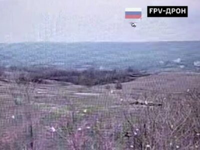 Наш БПЛА підкрався до російського FPV-дрона, який чекав у засідці  
