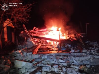 КАБи і дрони рф атакували Харківщину: пошкоджено ліцей, є постраждалі  