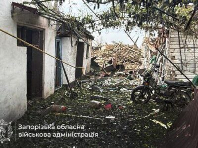 Запоріжжя третю добу перебуває під авіаударами рф: виникла пожежа, пошкоджені будинки  