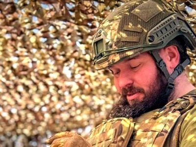 «Моджахед» згадав кумедну історію про неочікувану зустріч у посадці, яка «класно залітає на курилці»  