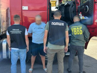 На Одещині ухилянту облаштували схованку у фурі з газованими напоями  