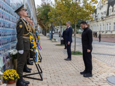 Президент України та прем’єр Нідерландів ушанували пам’ять полеглих українських воїнів  