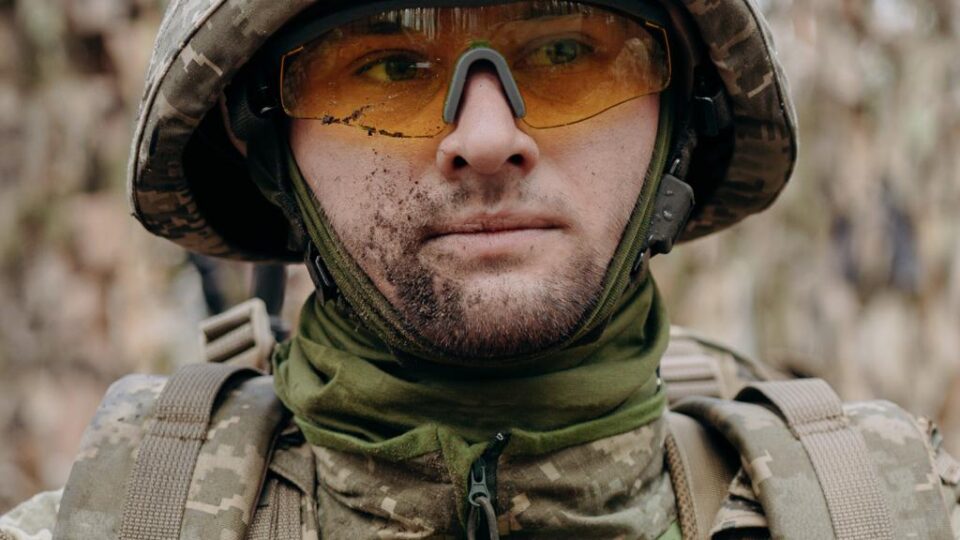 Брудні і задоволені: новобранці 92-ї бригади за «Контрактом 18‒24» пройшли «нульовий день»  