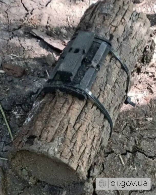Міни в дровах: росіяни полюють за цивільними на півночі Харківщини