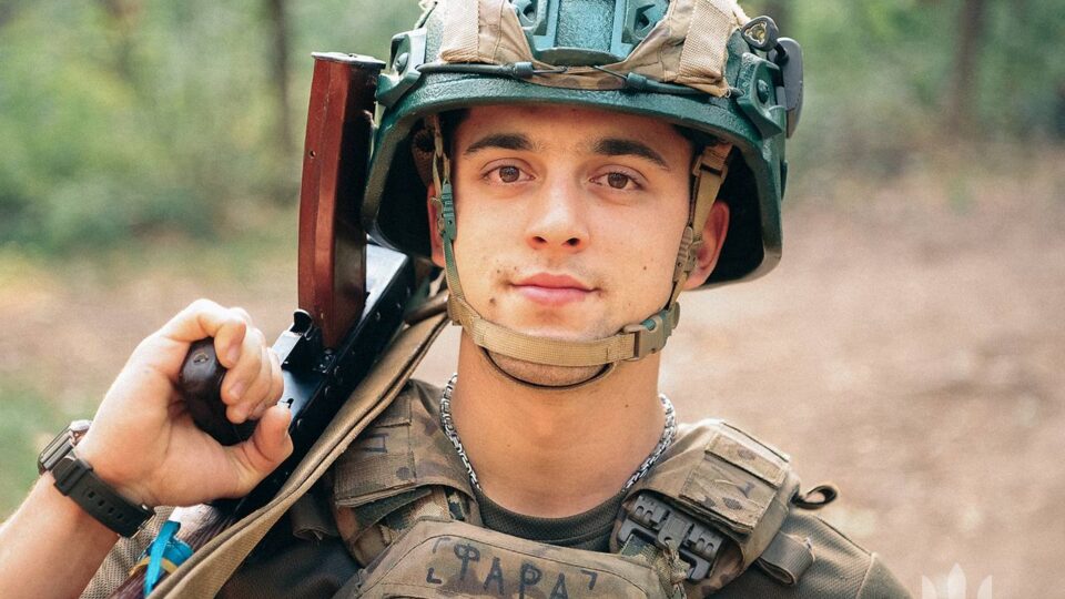 «Фара» тепер на танку: на мехвода Фарід вивчився у «Десні»  