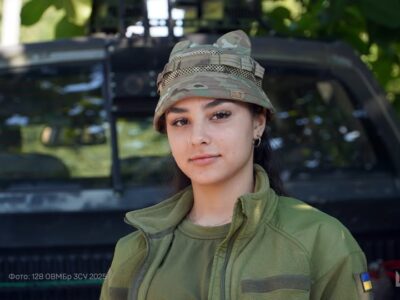 «Тремтіли руки — хлопці кричали „Падає!“»: перші дві перемоги молодої операторки БПЛА  