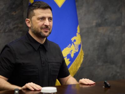 Президент обговорив з Головнокомандувачем ЗСУ «далекобійних санкцій проти рф»  